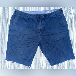 Men’s Cut off skinny shorts pot leave pattern